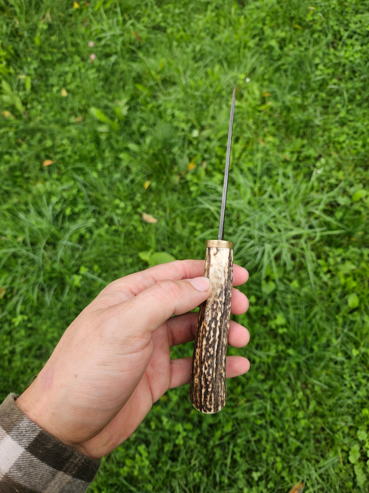 Hunting Knife with Horn Handle
